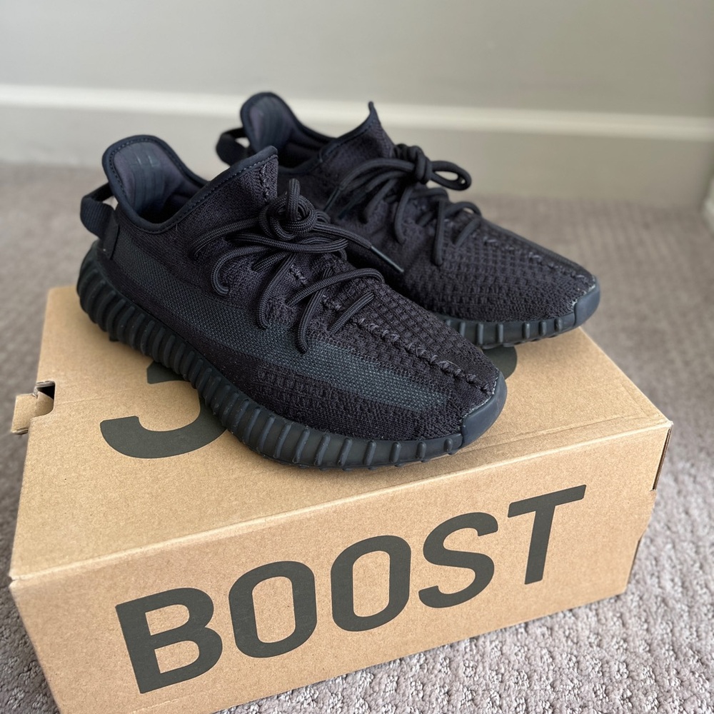 Adidas Yeezy boost 350 v2 onyx, woman size 7